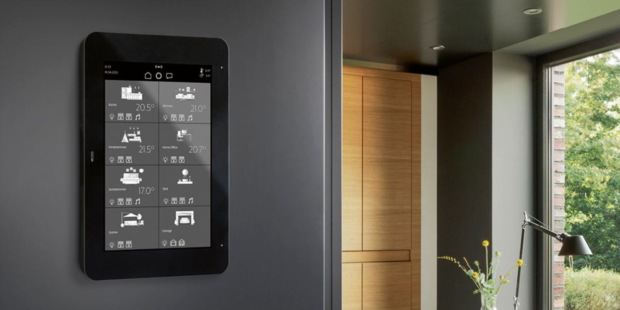 JUNG Smart Panel 8 bei FIBA GmbH in Leingarten